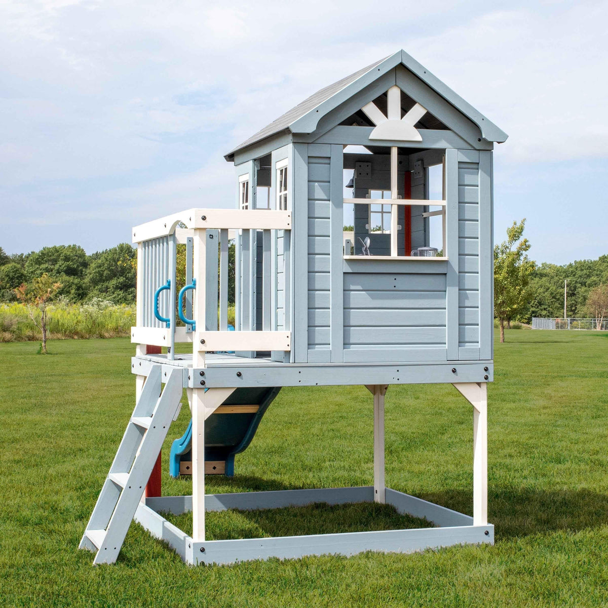 Backyard Discovery Beacon Heights Playhouse.