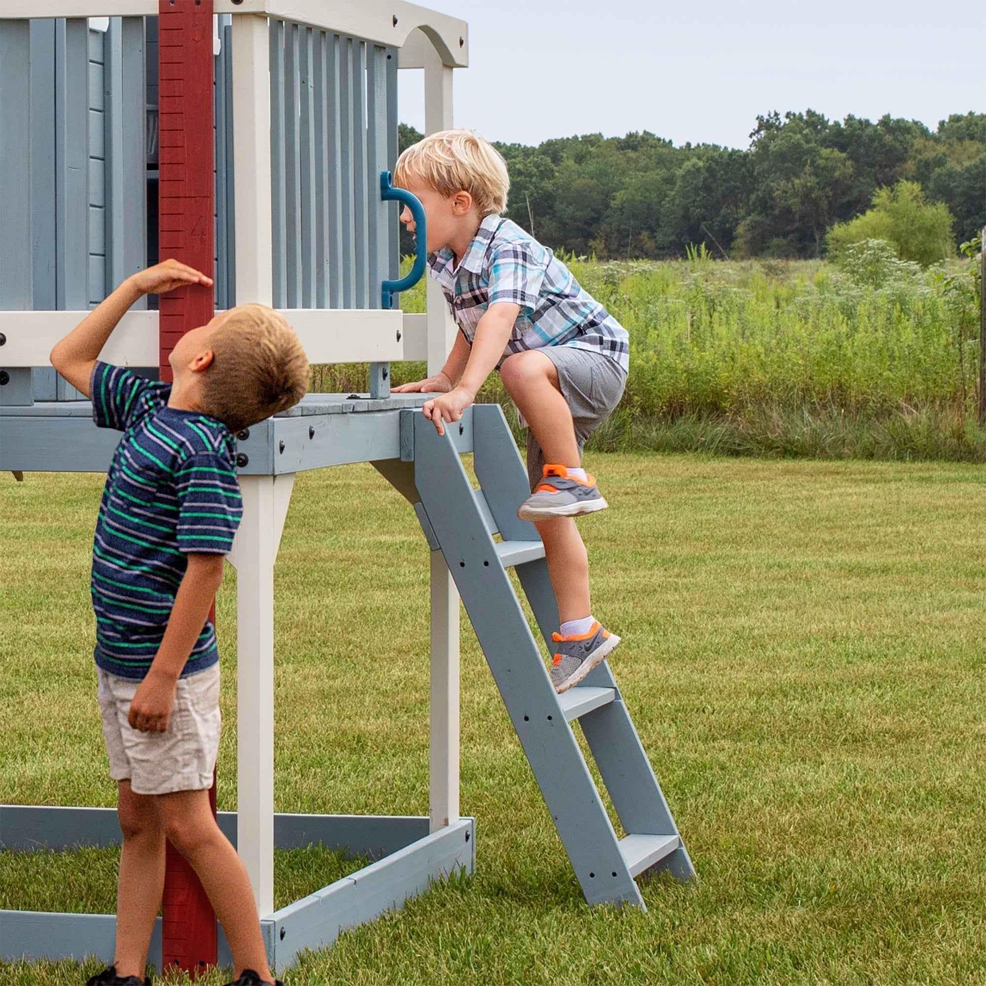 Backyard Discovery Beacon Heights Playhouse.