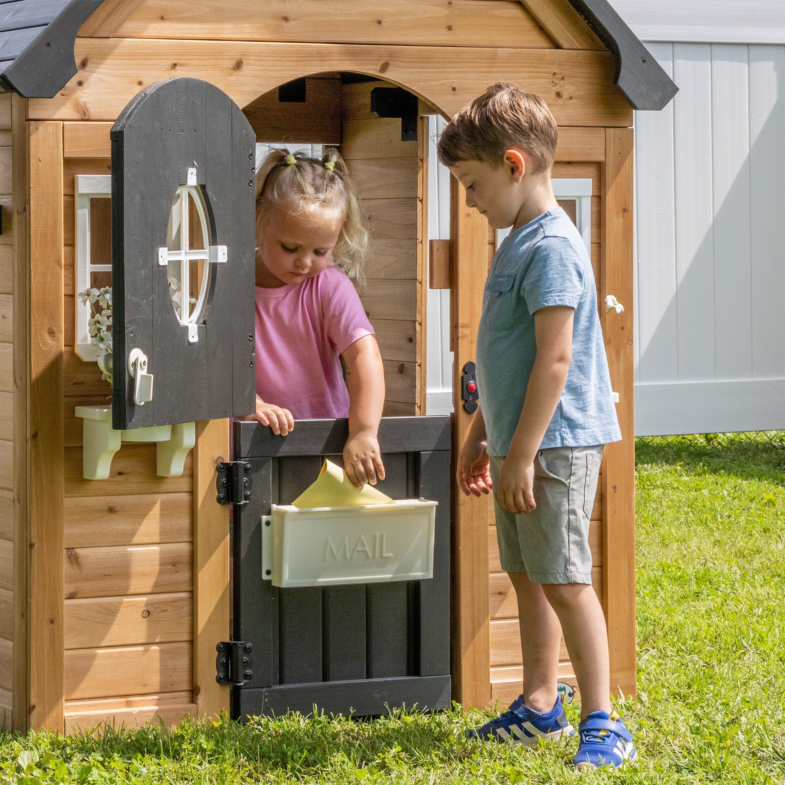 Backyard Discovery Mystic Playhouse