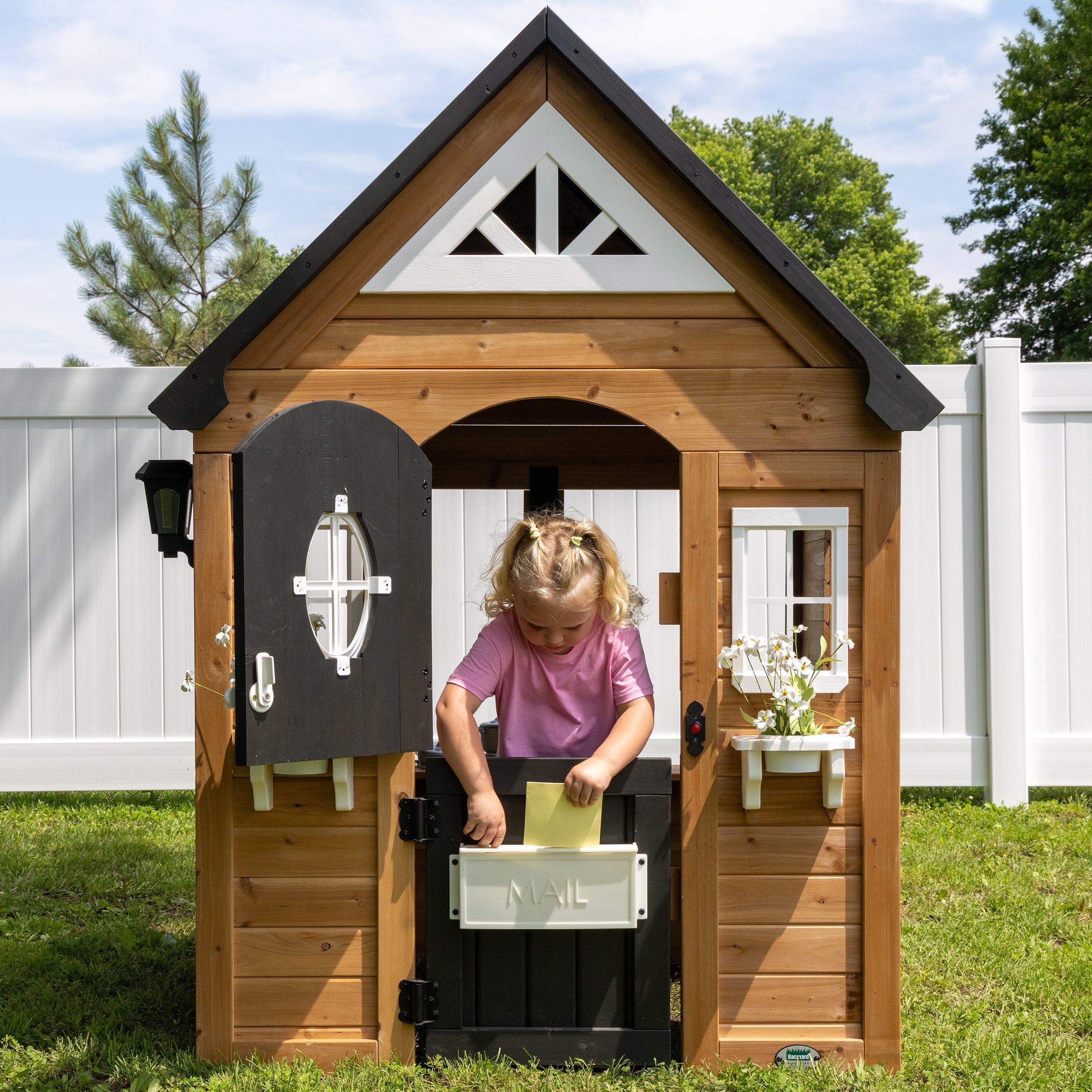 Backyard Discovery Mystic Playhouse